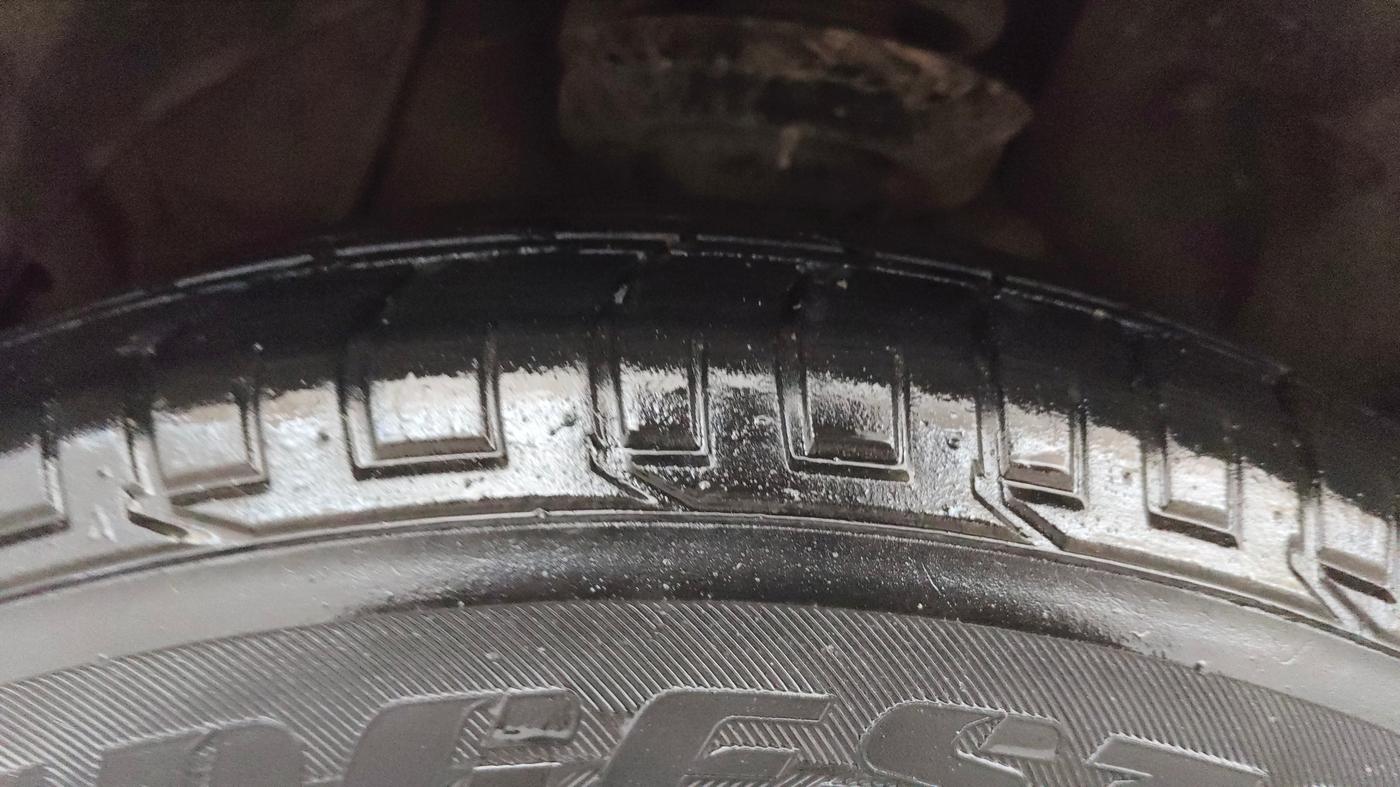 2022 Mahindra XUV300 W8 1.5 DIESEL, Diesel, Manual, 87,095 km, Left Front Tyre Tread
