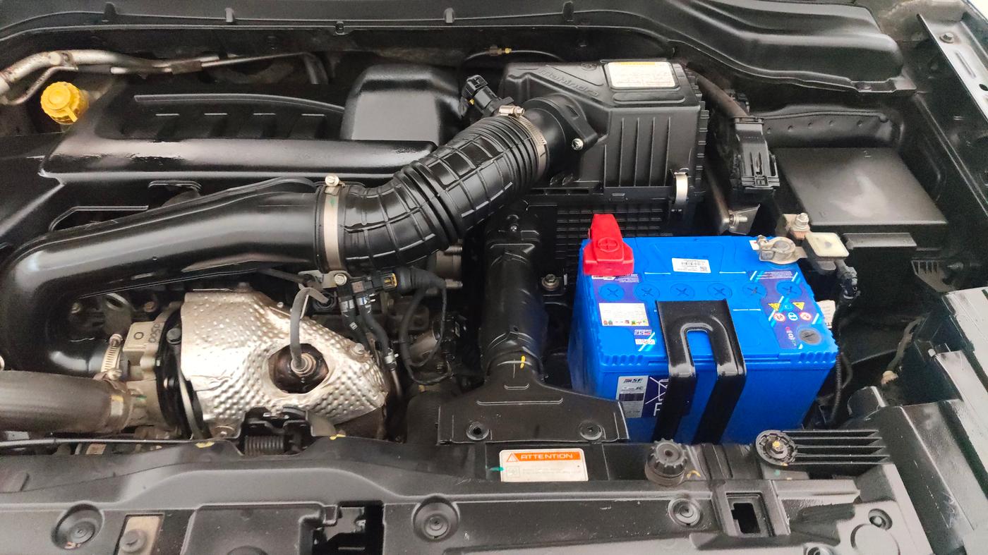2022 Mahindra XUV300 W8 1.5 DIESEL, Diesel, Manual, 87,095 km, Engine View - Left