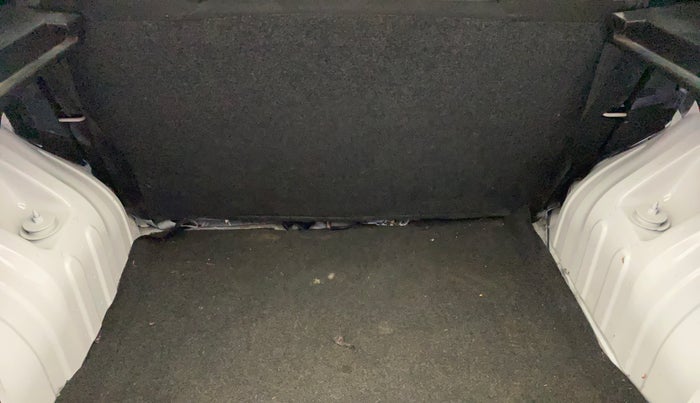 2017 Renault Kwid RXL, Petrol, Manual, 43,552 km, Boot Inside