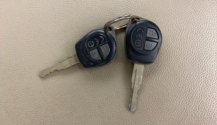 2017 Maruti Dzire VXI AMT, Petrol, Automatic, 29,728 km, Key Close Up