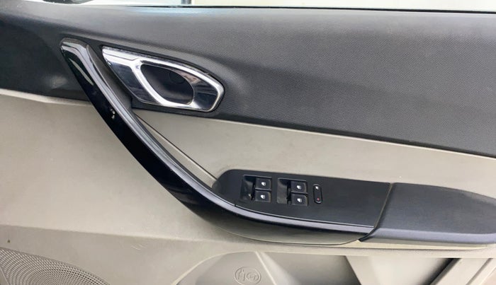 2017 Tata Tiago XZ PETROL, CNG, Manual, 84,453 km, Driver Side Door Panels Control