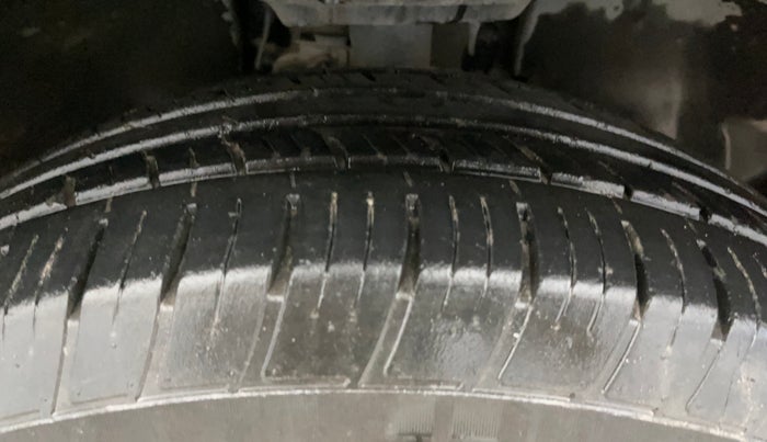 2023 Tata Harrier XT PLUS 2.0L KRYOTEC DARK EDITON, Diesel, Manual, 66,975 km, Right Front Tyre Tread