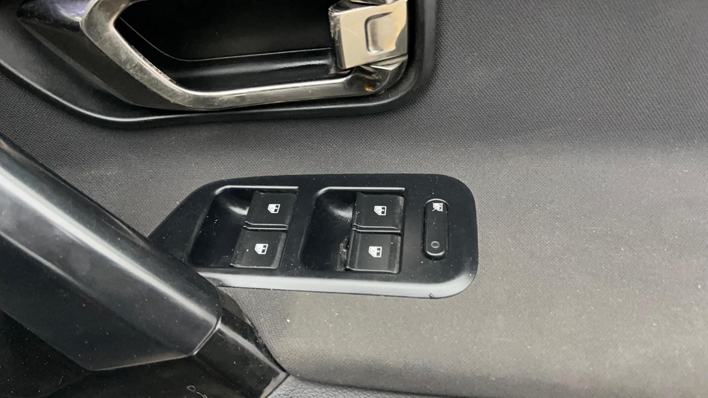 2023 Tata Harrier XT PLUS 2.0L KRYOTEC DARK EDITON, Diesel, Manual, 66,975 km, Driver Side Door Panels Control