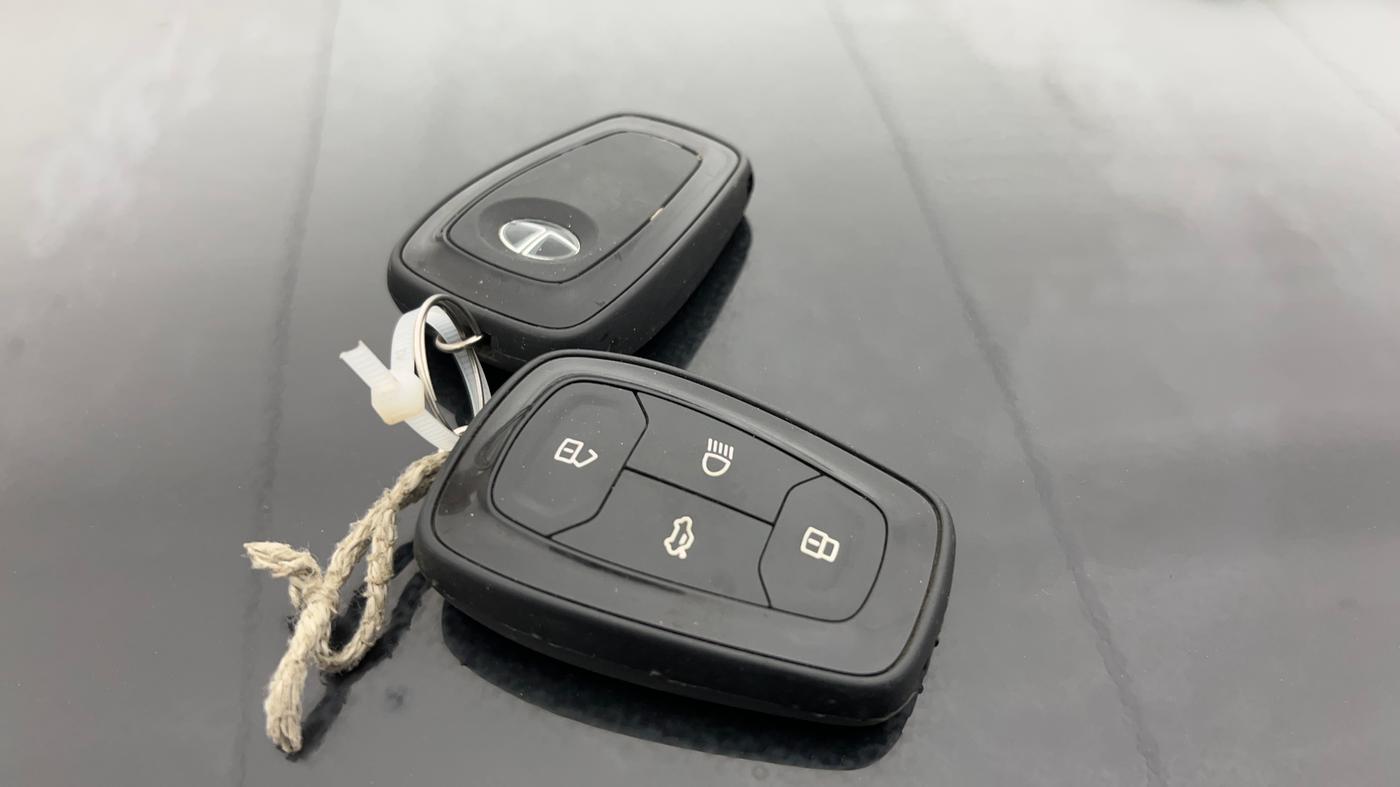 2023 Tata Harrier XT PLUS 2.0L KRYOTEC DARK EDITON, Diesel, Manual, 66,975 km, Key Close Up