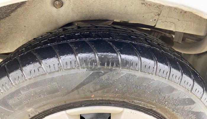 2013 Maruti A Star VXI (ABS) AT, Petrol, Automatic, 40,684 km, Left Rear Tyre Tread