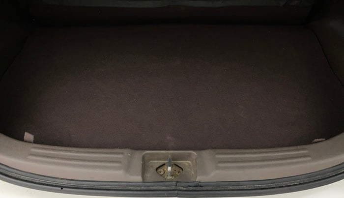2010 Maruti Zen Estilo VXI, Petrol, Manual, 1,00,870 km, Boot Inside