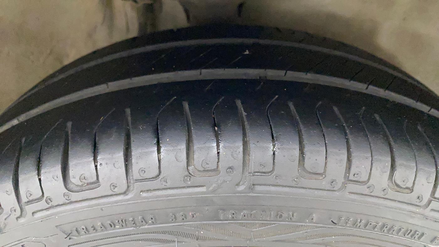 2010 Maruti Zen Estilo VXI, Petrol, Manual, 1,00,870 km, Right Front Tyre Tread