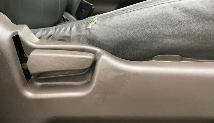 2010 Maruti Zen Estilo VXI, Petrol, Manual, 1,00,870 km, Driver Side Adjustment Panel