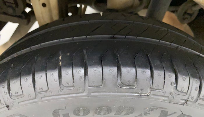 2010 Maruti Zen Estilo VXI, Petrol, Manual, 1,00,870 km, Right Rear Tyre Tread