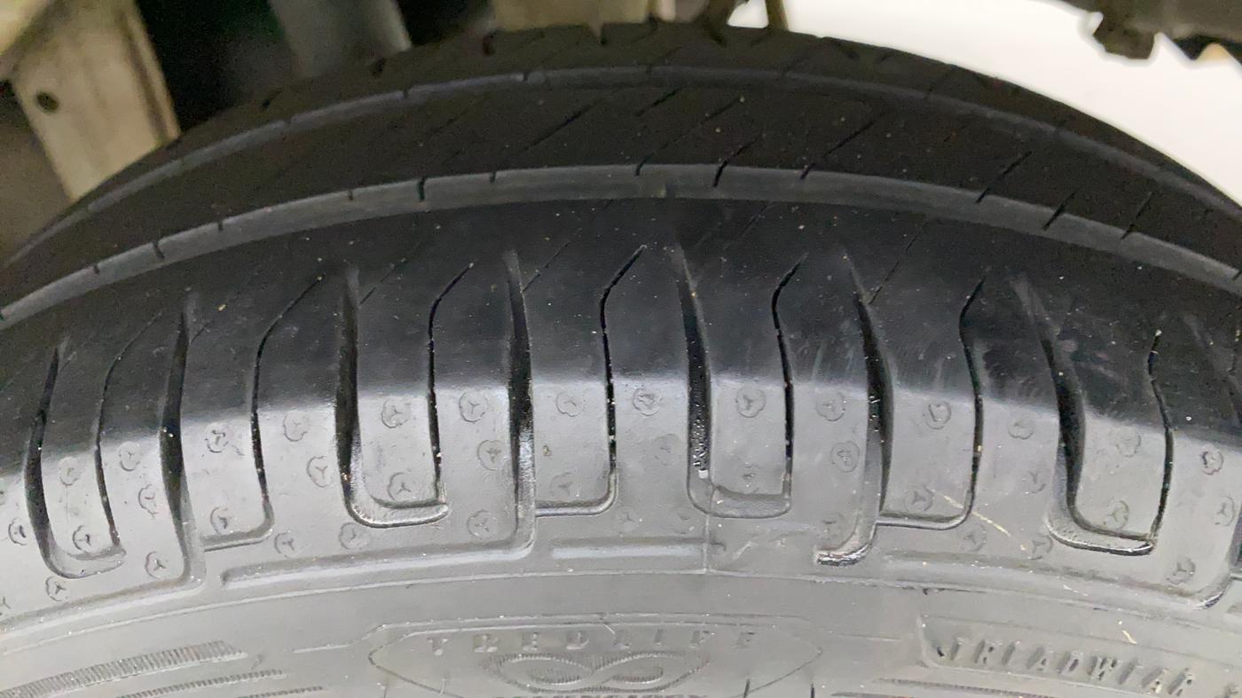 2010 Maruti Zen Estilo VXI, Petrol, Manual, 1,00,870 km, Left Rear Tyre Tread