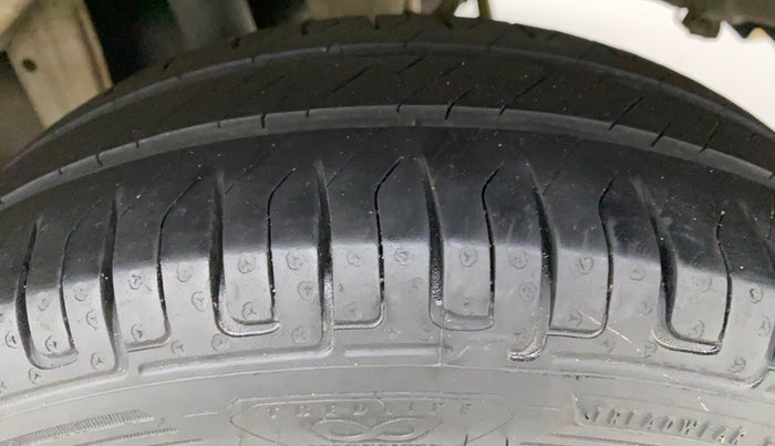 2010 Maruti Zen Estilo VXI, Petrol, Manual, 1,00,870 km, Left Rear Tyre Tread