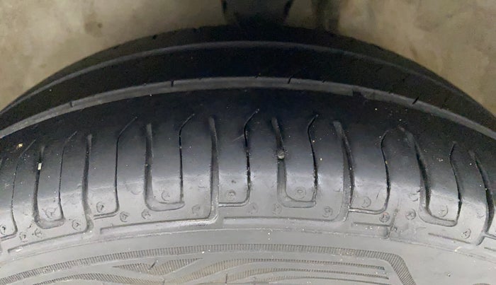 2010 Maruti Zen Estilo VXI, Petrol, Manual, 1,00,870 km, Left Front Tyre Tread