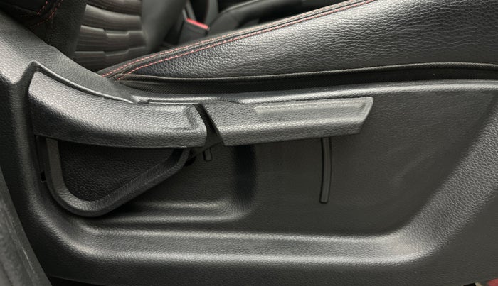 2022 KIA SONET GTX PLUS 1.0 IMT, Petrol, Manual, 23,928 km, Driver Side Adjustment Panel