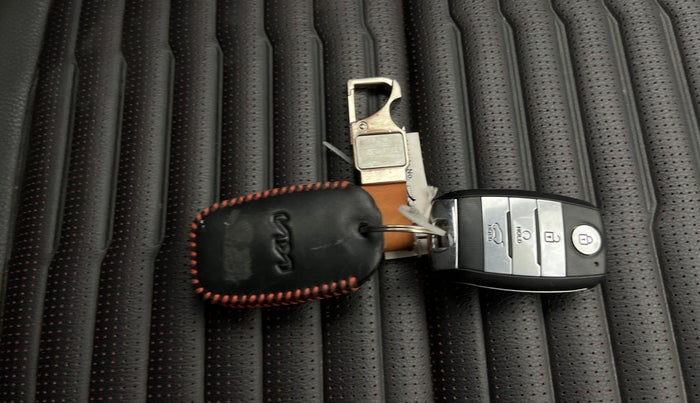 2022 KIA SONET GTX PLUS 1.0 IMT, Petrol, Manual, 23,928 km, Key Close Up