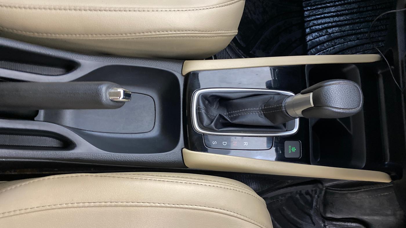 2022 Honda City 1.5L I-VTEC V CVT 5TH GEN, Petrol, Automatic, 53,973 km, Gear Lever