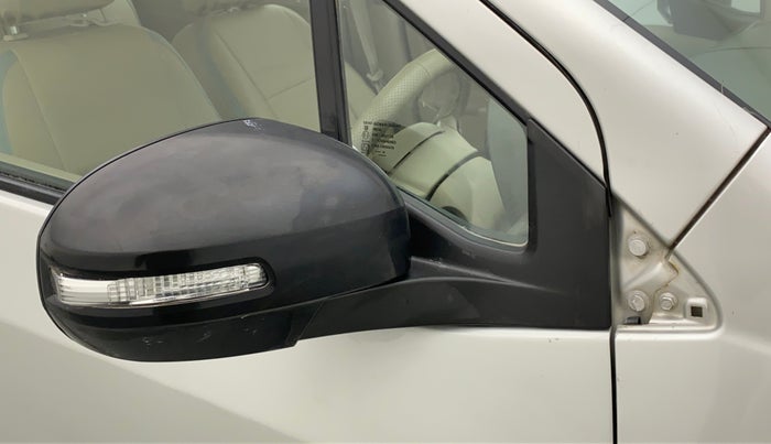 2014 Maruti Ertiga VXI, Petrol, Manual, 22,243 km, Right rear-view mirror - Mirror motor not working