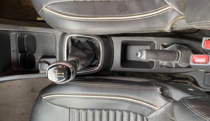2018 Renault Kwid RXT 1.0 (O), Petrol, Manual, 61,313 km, Gear Lever