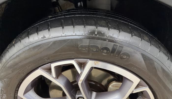 2022 Skoda KUSHAQ STYLE 1.5L TSI DSG, Petrol, Automatic, 40,532 km, Right Front Tyre Tread
