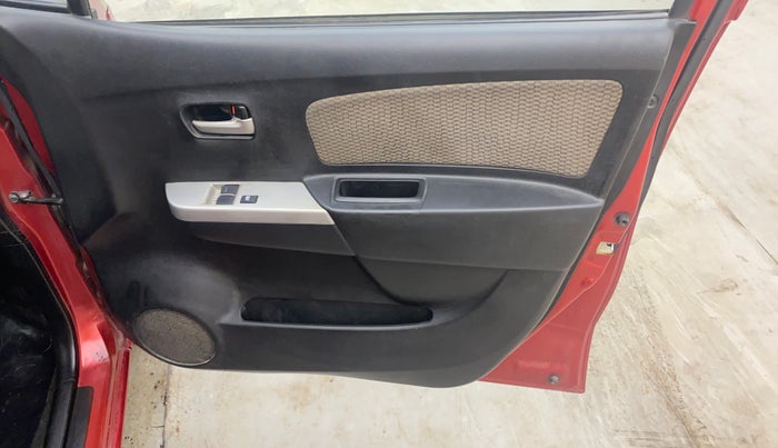 2014 Maruti Wagon R 1.0 LXI, Petrol, Manual, 93,275 km, Driver Side Door Panels Control
