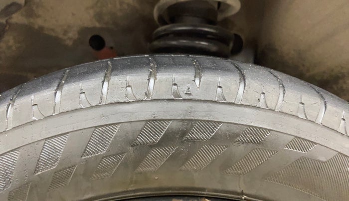 2014 Maruti Wagon R 1.0 LXI, Petrol, Manual, 93,275 km, Left Front Tyre Tread