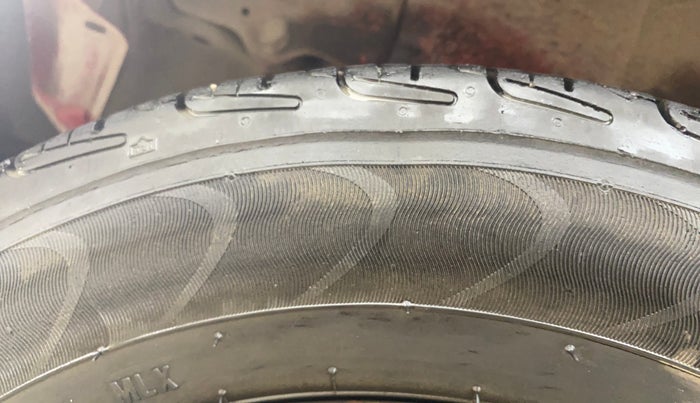 2014 Maruti Wagon R 1.0 LXI, Petrol, Manual, 93,275 km, Right Rear Tyre Tread