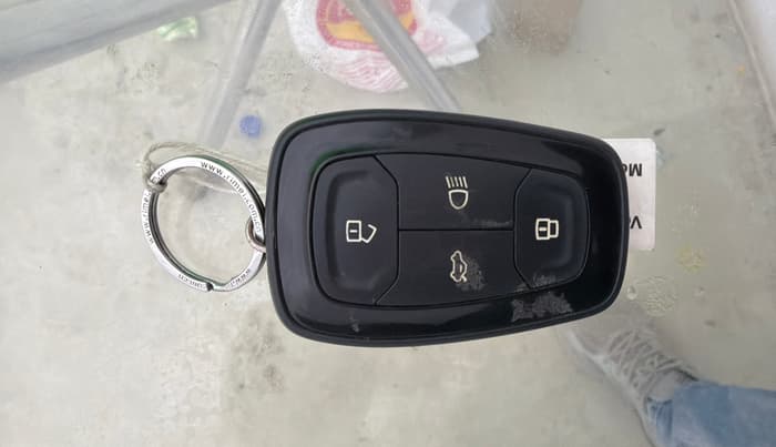 2022 Tata TIGOR XZ PLUS CNG, CNG, Manual, 81,872 km, Key Close Up