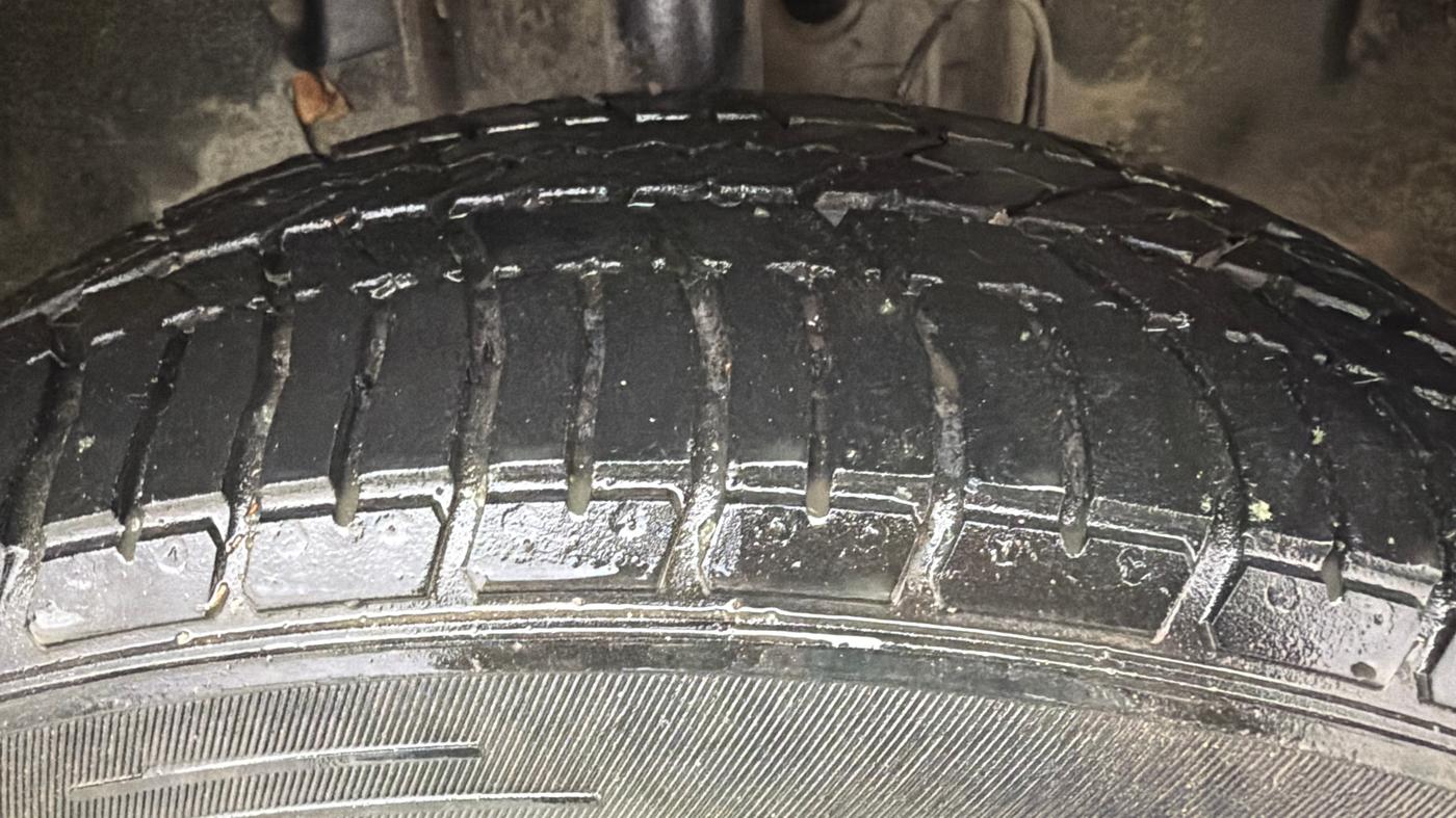 2022 Tata TIGOR XZ PLUS CNG, CNG, Manual, 81,872 km, Right Front Tyre Tread