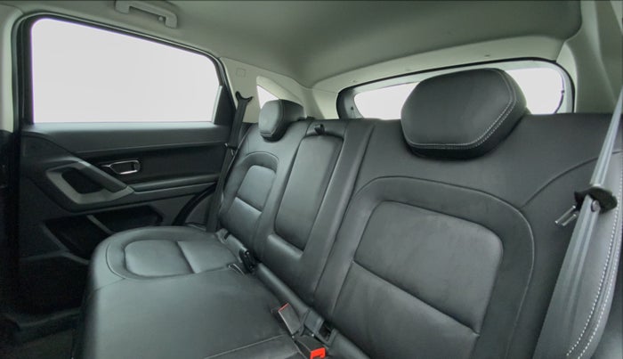 2019 Tata Harrier XZ DARK EDITION, Diesel, Manual, 28,986 km, Right Side Rear Door Cabin