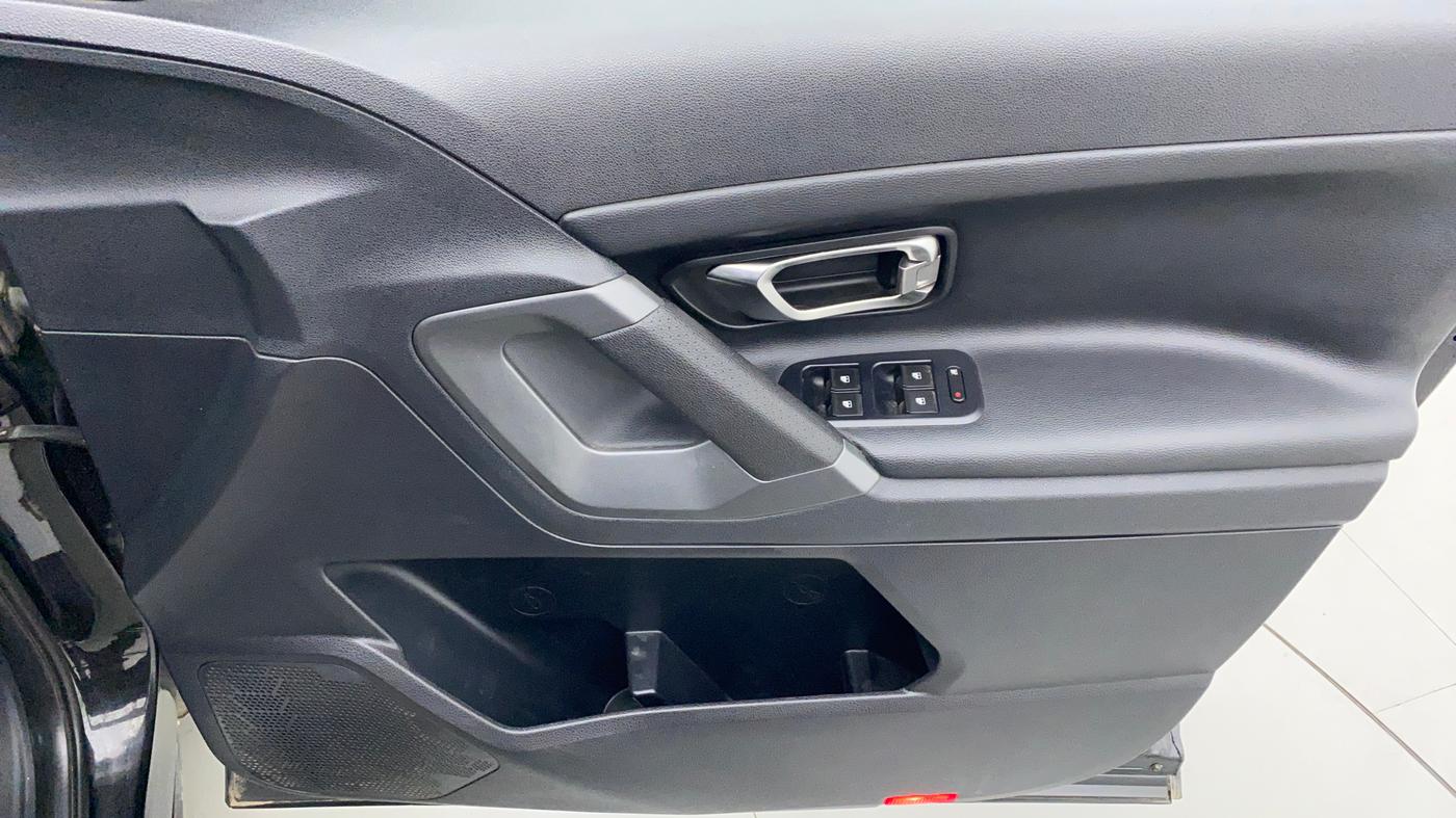 2019 Tata Harrier XZ DARK EDITION, Diesel, Manual, 28,986 km, Driver Side Door Panels Control