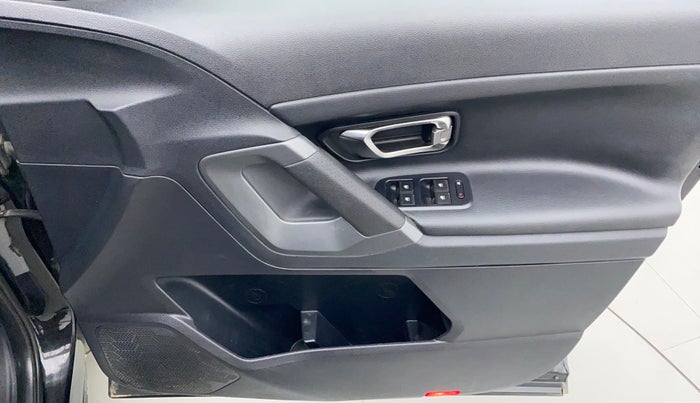 2019 Tata Harrier XZ DARK EDITION, Diesel, Manual, 28,986 km, Driver Side Door Panels Control