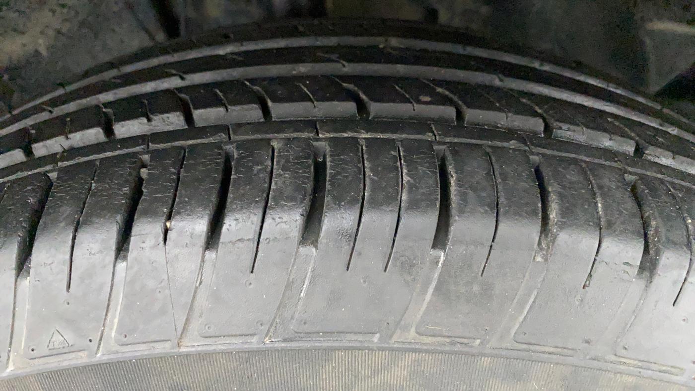 2019 Tata Harrier XZ DARK EDITION, Diesel, Manual, 28,986 km, Right Front Tyre Tread