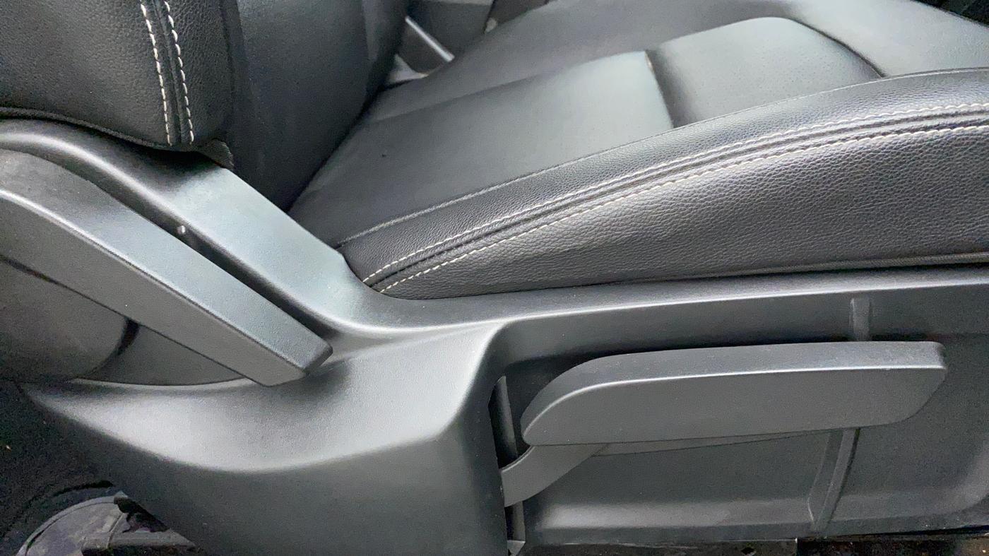 2019 Tata Harrier XZ DARK EDITION, Diesel, Manual, 28,986 km, Driver Side Adjustment Panel