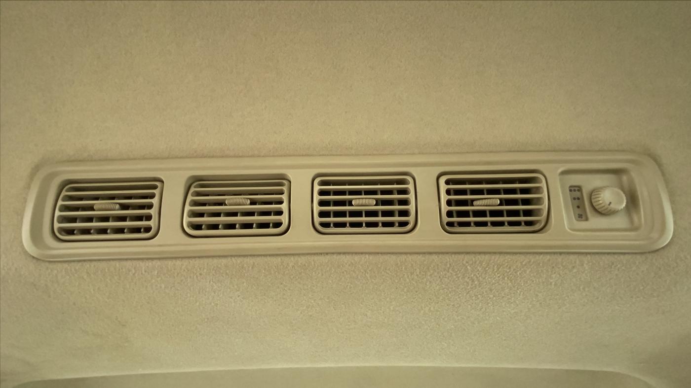 2014 Maruti Ertiga VDI Anniversary Edition, Diesel, Manual, 72,420 km, Rear AC Vents