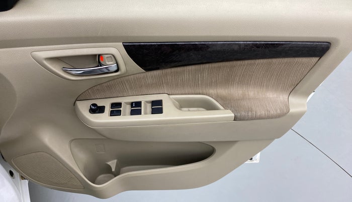 2014 Maruti Ertiga VDI Anniversary Edition, Diesel, Manual, 72,420 km, Driver Side Door Panels Control
