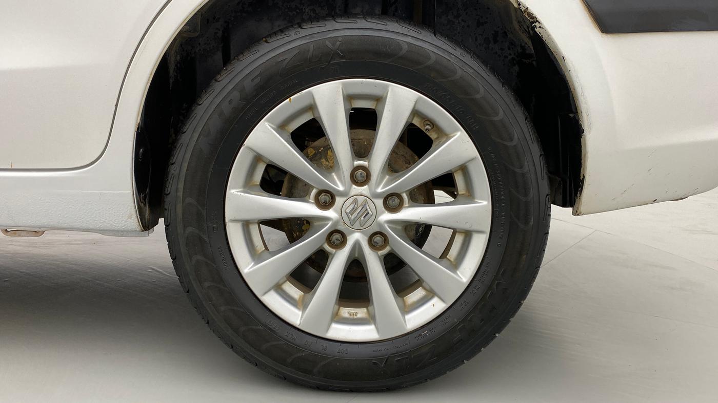 2014 Maruti Ertiga VDI Anniversary Edition, Diesel, Manual, 72,420 km, Left Rear Wheel