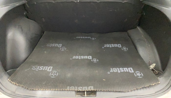 2015 Hyundai Creta  SX 1.6 Petrol , Petrol, Manual, 1,16,376 km, Boot Inside