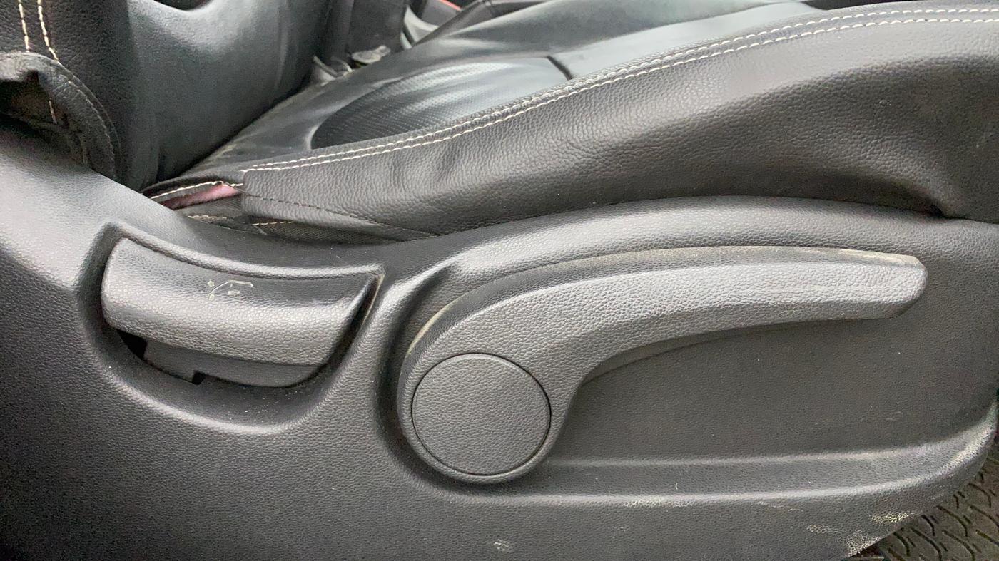 2015 Hyundai Creta  SX 1.6 Petrol , Petrol, Manual, 1,16,376 km, Driver Side Adjustment Panel