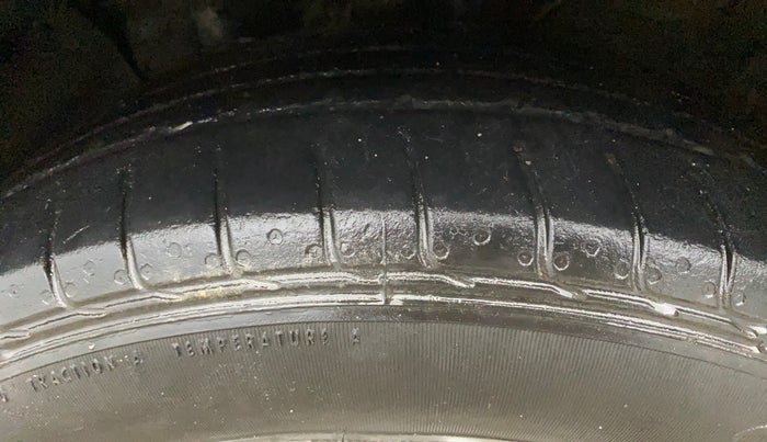 2015 Hyundai Creta  SX 1.6 Petrol , Petrol, Manual, 1,16,376 km, Left Front Tyre Tread