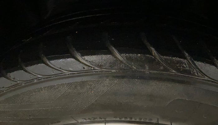 2017 Ford Figo Aspire TITANIUM 1.2 PETROL, Petrol, Manual, 57,602 km, Left Front Tyre Tread