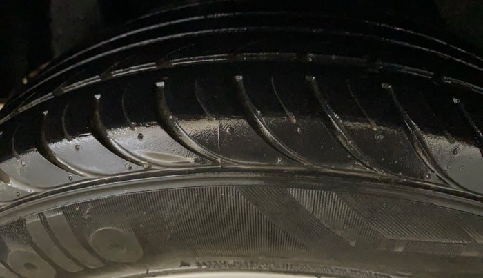 2017 Ford Figo Aspire TITANIUM 1.2 PETROL, Petrol, Manual, 57,602 km, Right Rear Tyre Tread