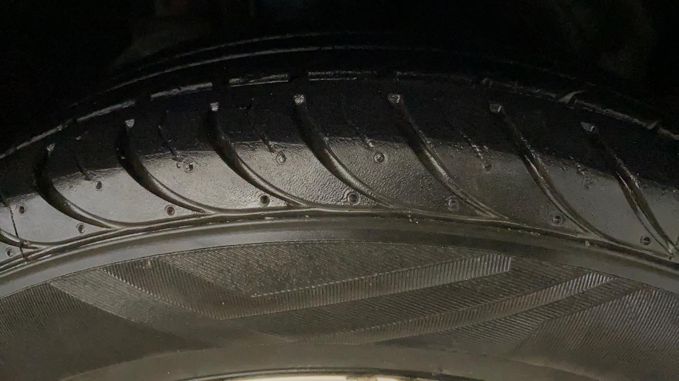 2017 Ford Figo Aspire TITANIUM 1.2 PETROL, Petrol, Manual, 57,602 km, Right Front Tyre Tread