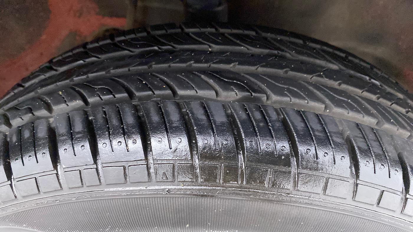 2012 Maruti Alto 800 LXI, Petrol, Manual, 1,19,903 km, Right Front Tyre Tread