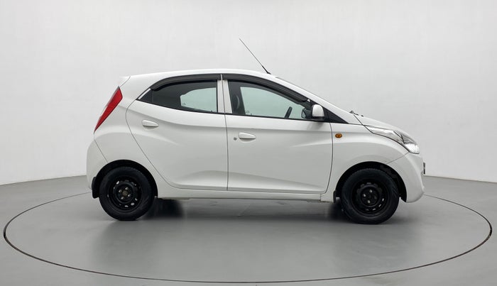 2015 Hyundai Eon SPORTZ, Petrol, Manual, 54,108 km, Right Side View