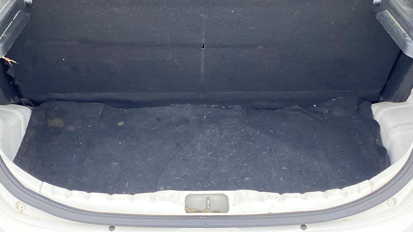 2015 Hyundai Eon SPORTZ, Petrol, Manual, 54,108 km, Boot Inside