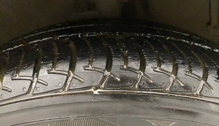 2018 Maruti Celerio ZXI AMT (O), Petrol, Automatic, 39,122 km, Right Front Tyre Tread