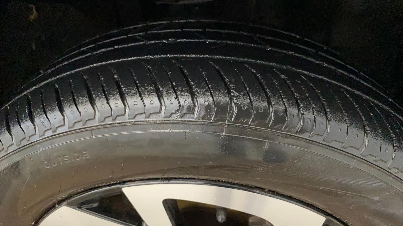 2021 Nissan MAGNITE XV MT, Petrol, Manual, 23,530 km, Right Front Tyre Tread
