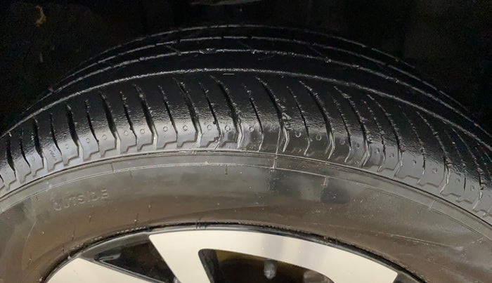 2021 Nissan MAGNITE XV MT, Petrol, Manual, 23,530 km, Right Front Tyre Tread
