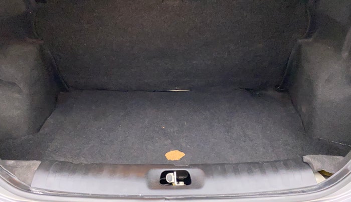 2013 Maruti Swift Dzire VXI, Petrol, Manual, 67,105 km, Boot Inside