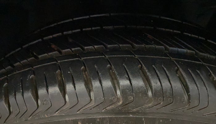 2017 Nissan Micra Active XV, Petrol, Manual, 24,783 km, Right Front Tyre Tread