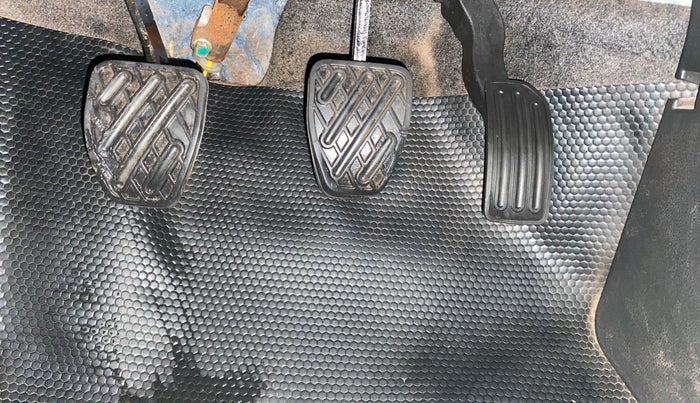 2017 Nissan Micra Active XV, Petrol, Manual, 24,783 km, Pedals